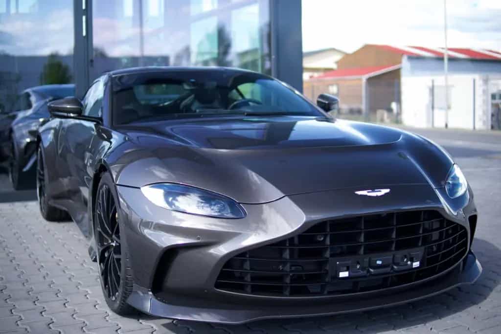Aston Martin V12 Vantage 4.0 V12 F1 null-photo-6