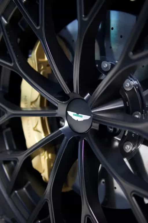 Aston Martin V12 Vantage 4.0 V12 F1 null-photo-7