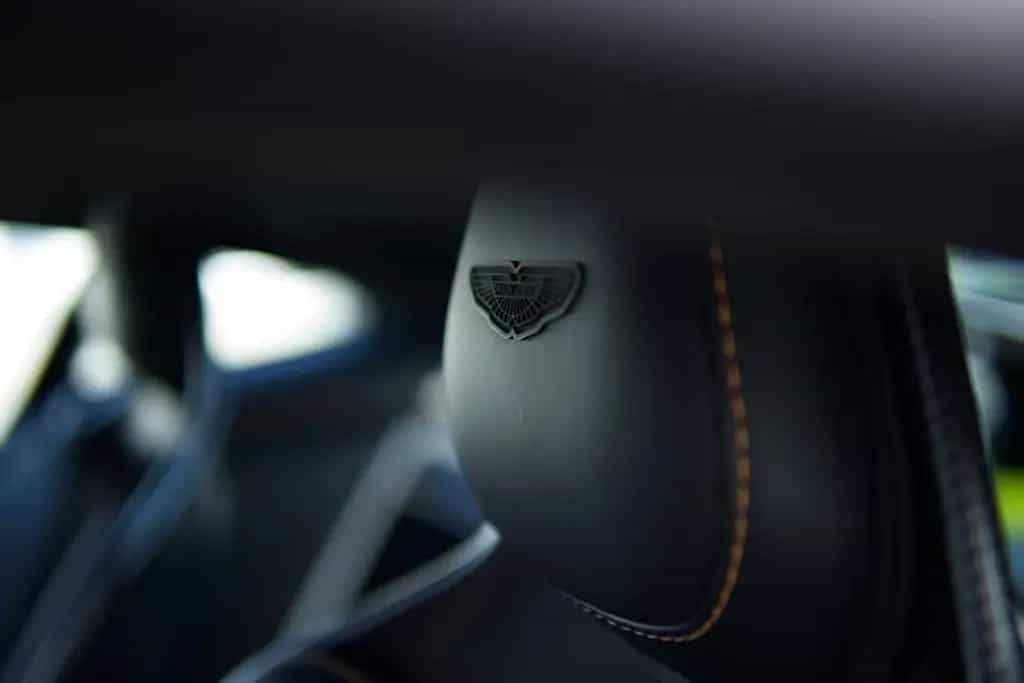 Aston Martin V12 Vantage 4.0 V12 F1 null-photo-9