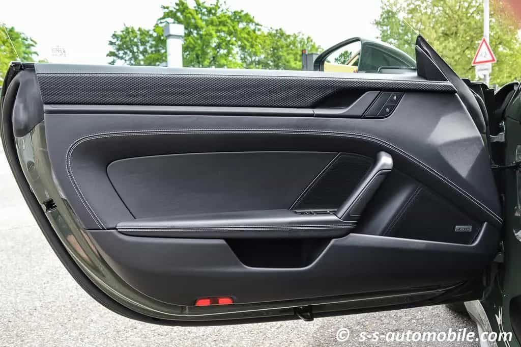 Porsche 992 GT3 Touring PDK PCCB PTS Blackolive Pepita 06/2022-photo-11