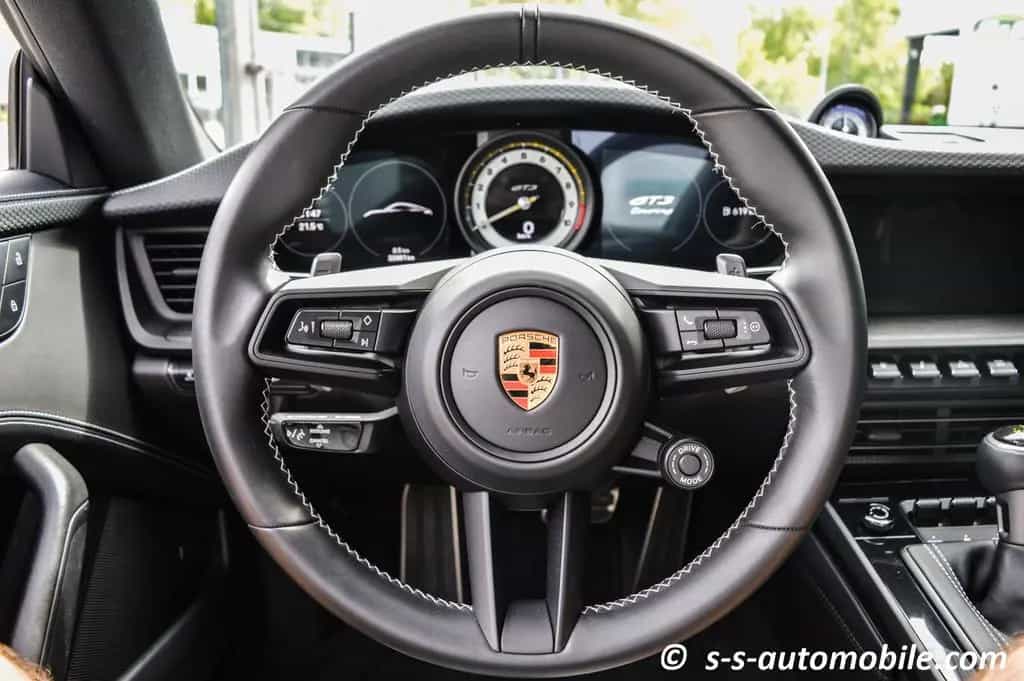 Porsche 992 GT3 Touring PDK PCCB PTS Blackolive Pepita 06/2022-photo-21