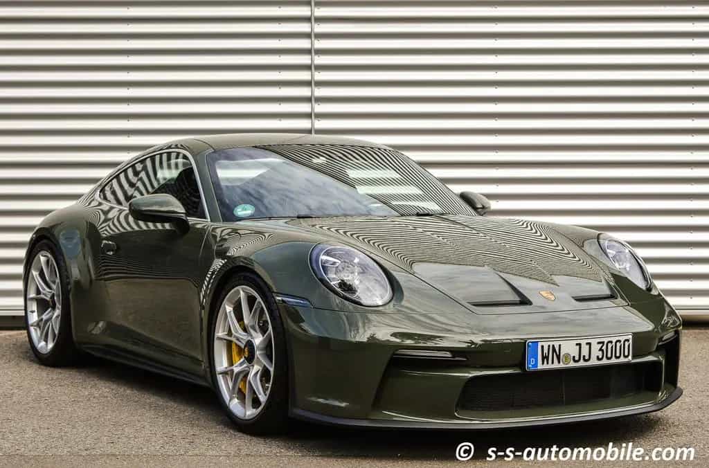Porsche 992 GT3 Touring PDK PCCB PTS Blackolive Pepita 06/2022-photo-2