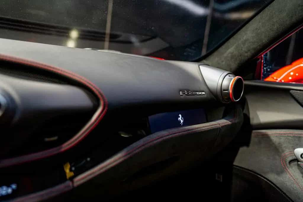 Ferrari F8 Spider MANSORY CARBON SOFTKIT 04/2022-photo-23
