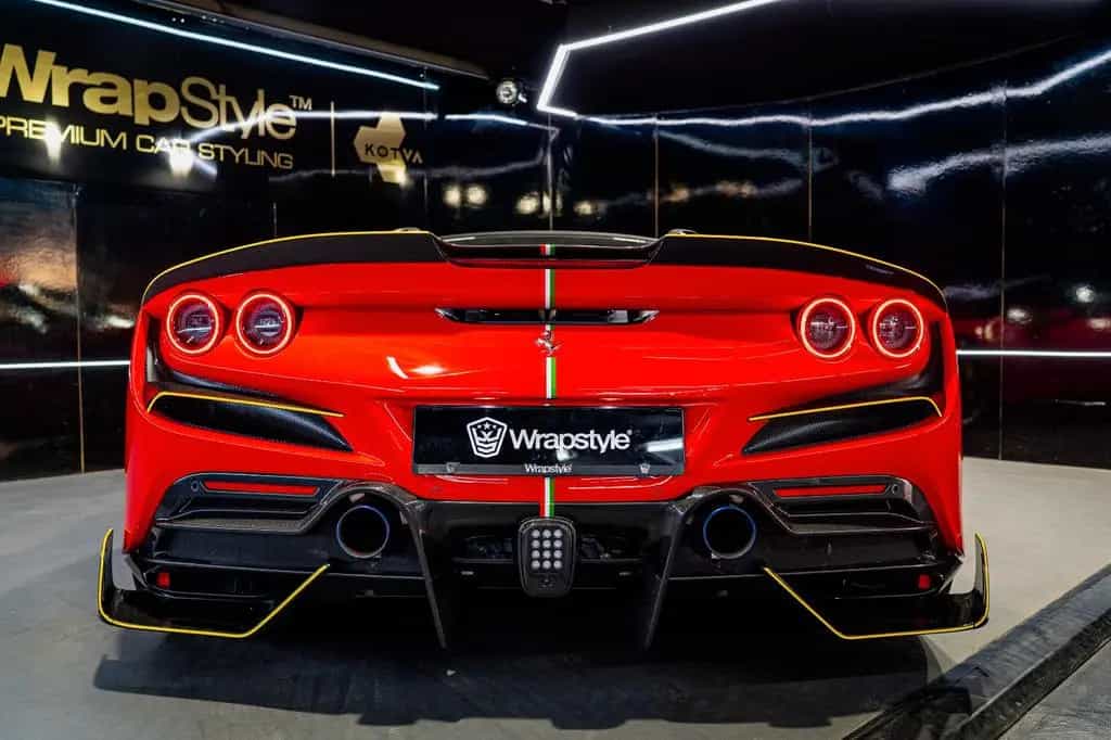 Ferrari F8 Spider MANSORY CARBON SOFTKIT 04/2022-photo-9