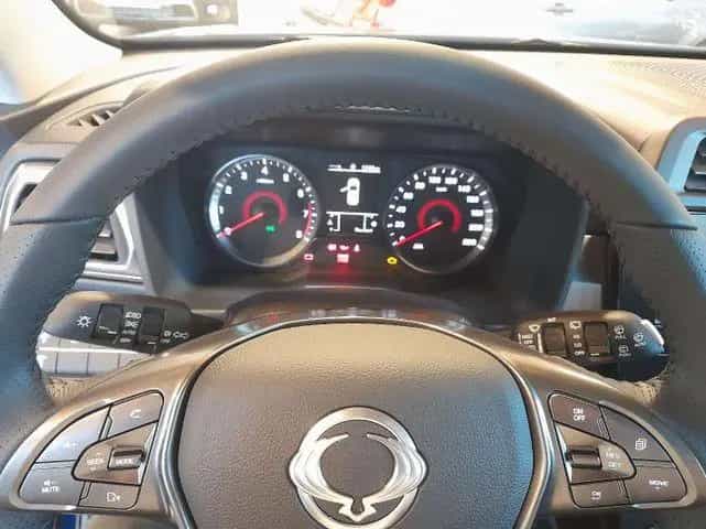 Ssangyong Tivoli Quartz 1.5 2024 6MT 2WD Navigationssystem 01/2025-photo-11