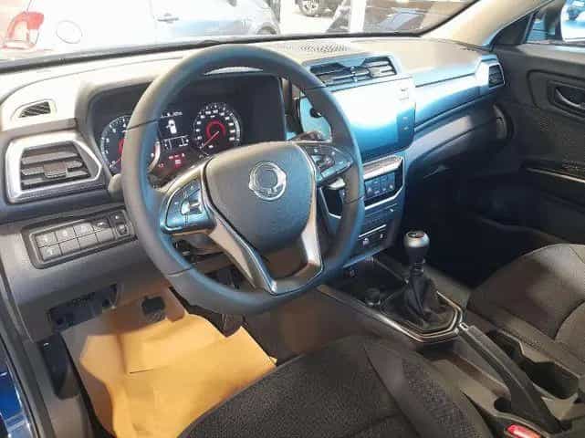 Ssangyong Tivoli Quartz 1.5 2024 6MT 2WD Navigationssystem 01/2025-photo-5