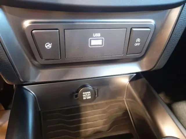 Ssangyong Tivoli Quartz 1.5 2024 6MT 2WD Navigationssystem 01/2025-photo-9