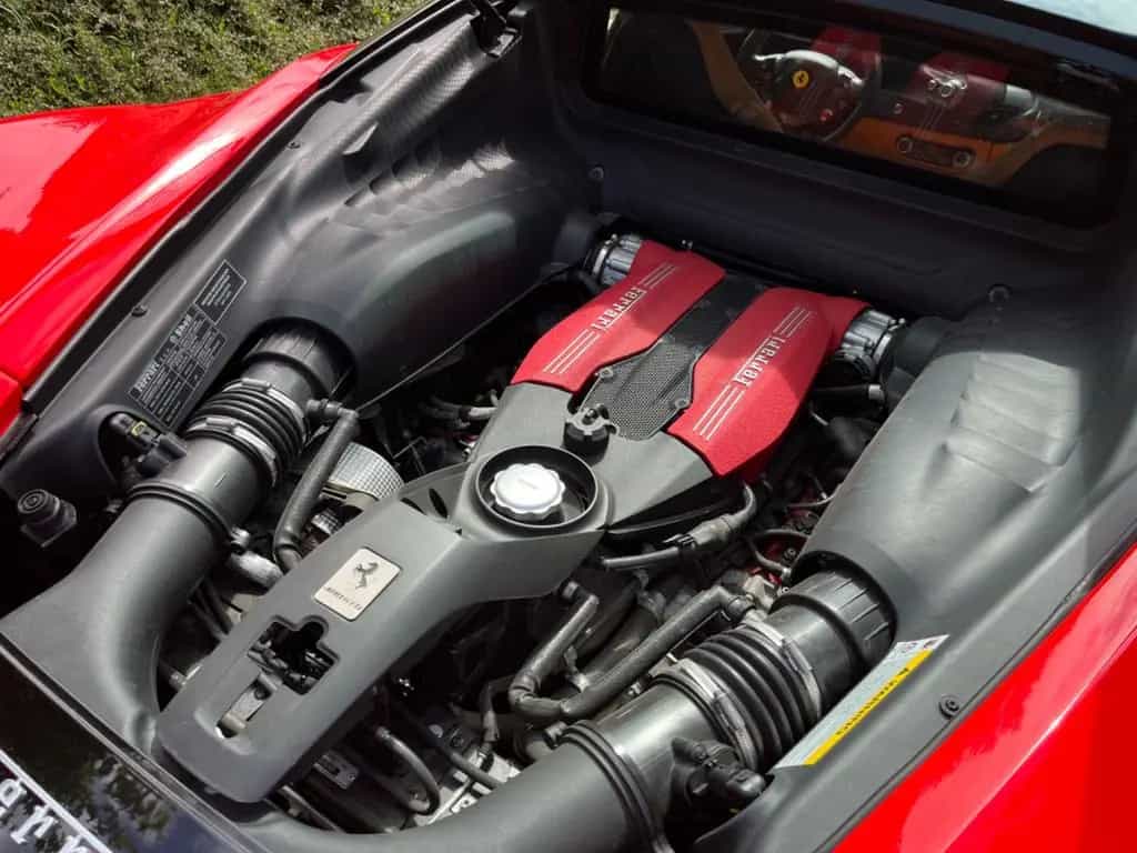 Ferrari 488 GTB 10/2015-photo-14