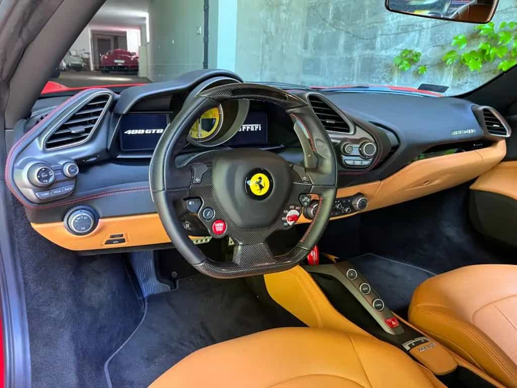 Ferrari 488 GTB 10/2015-photo-15