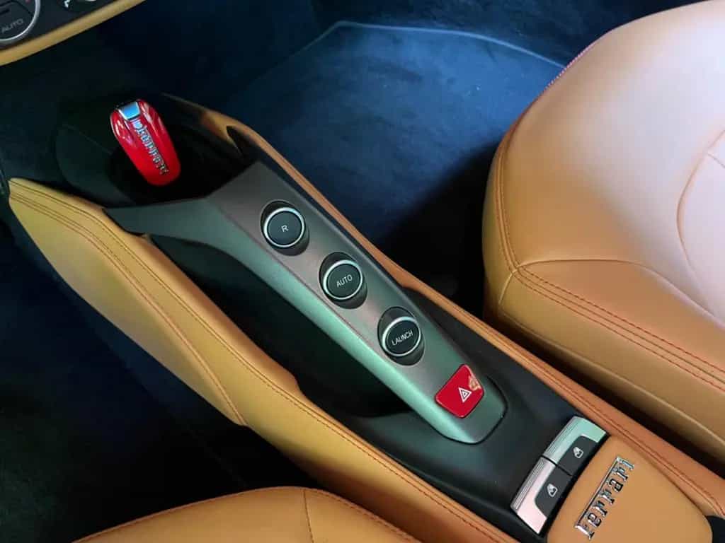 Ferrari 488 GTB 10/2015-photo-18