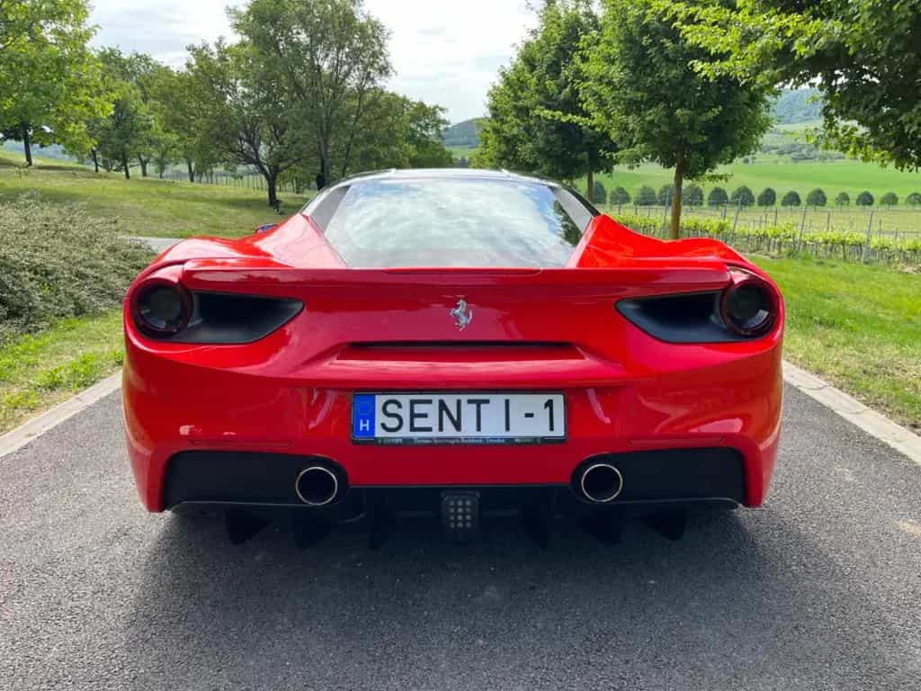Ferrari 488 GTB 10/2015-photo-4