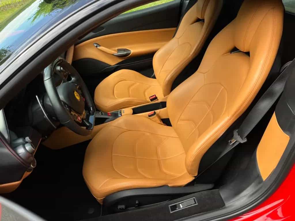 Ferrari 488 GTB 10/2015-photo-7