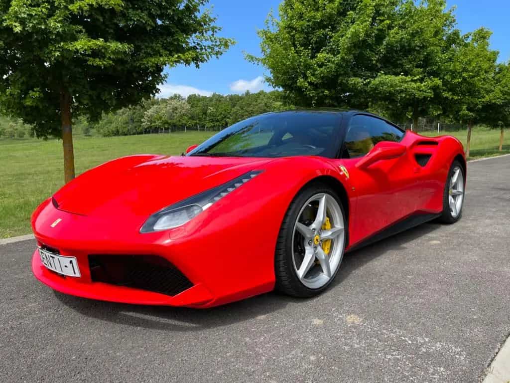 Ferrari 488 GTB 10/2015-photo-8