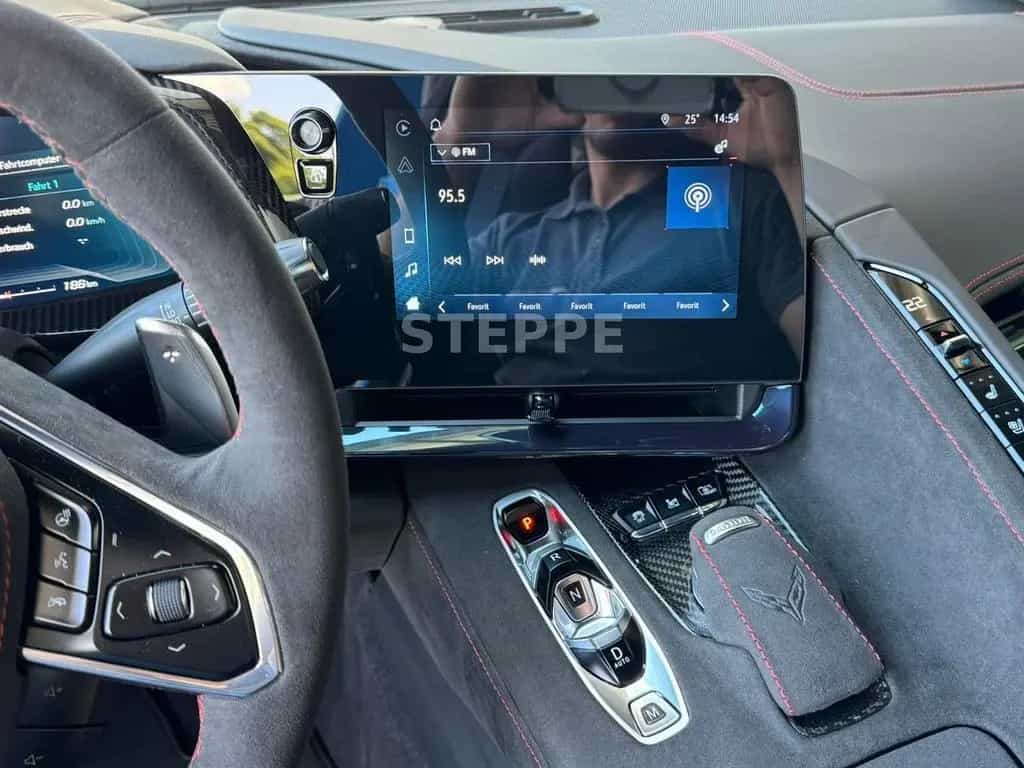 Corvette C8 Stingray Coupe 6,2 V8 3LT Europamodell STEPPE 08/2025-photo-10