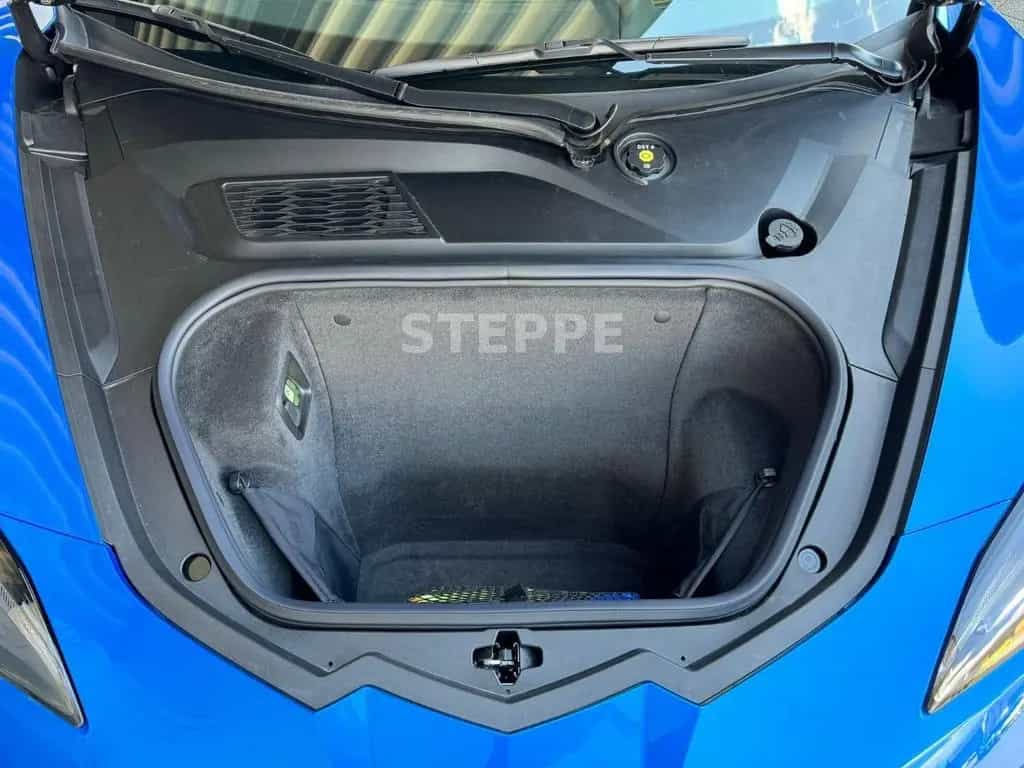 Corvette C8 Stingray Coupe 6,2 V8 3LT Europamodell STEPPE 08/2025-photo-7