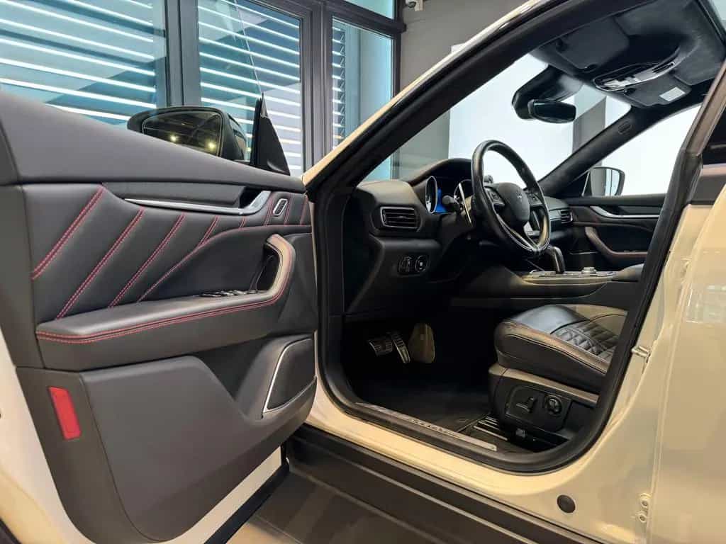 Maserati Levante GranSport S 12/2019-photo-10