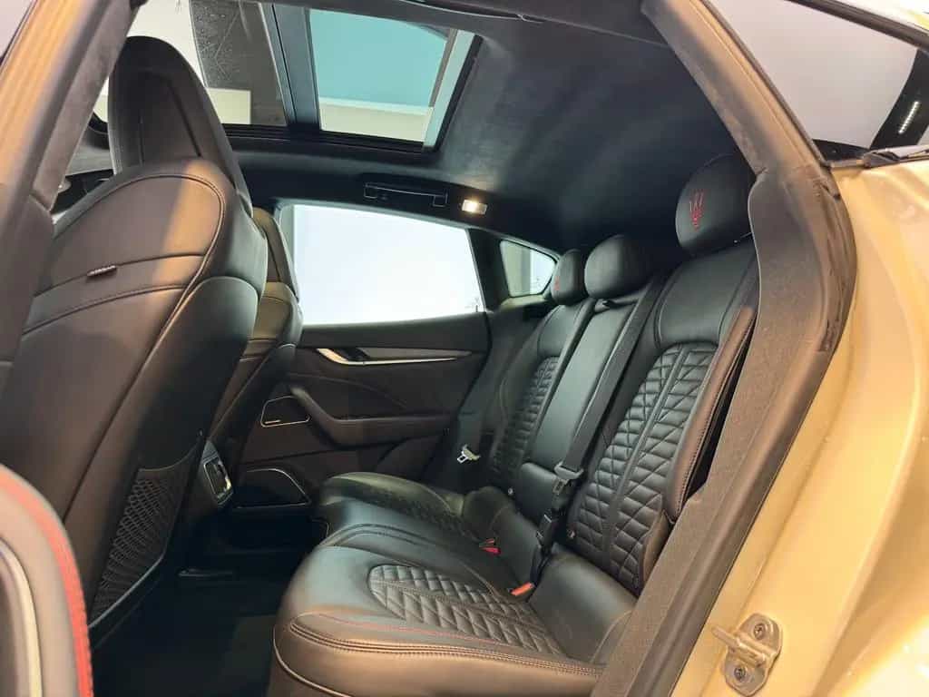 Maserati Levante GranSport S 12/2019-photo-12