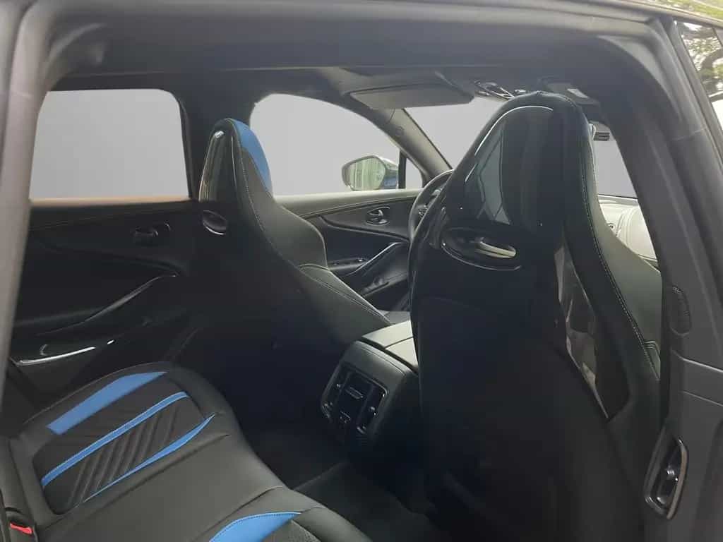 Aston Martin DBX 707 04/2025-photo-14