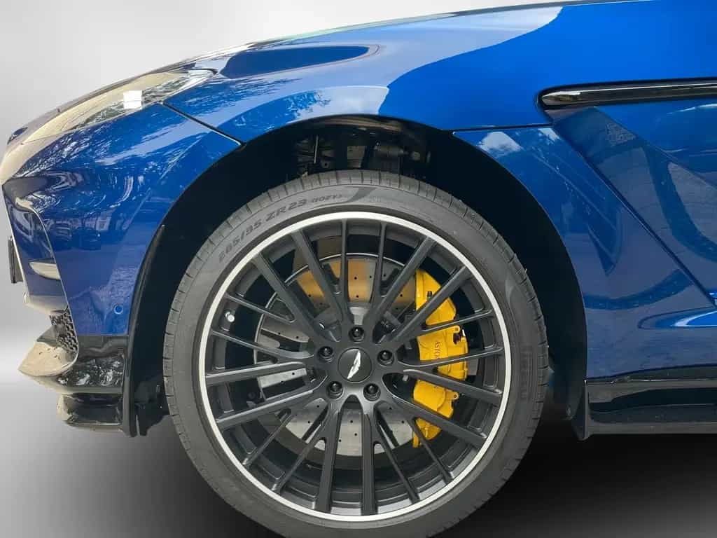 Aston Martin DBX 707 04/2025-photo-3