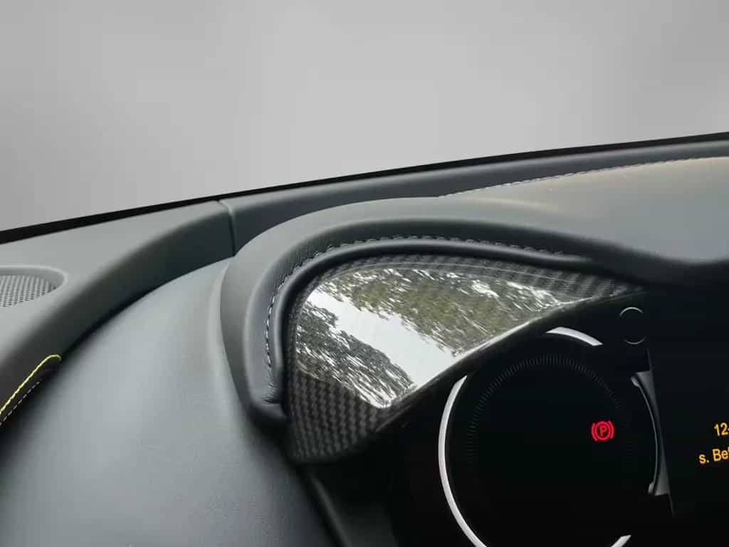 Aston Martin DBX 707 04/2025-photo-8