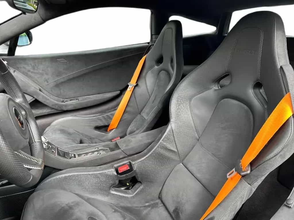 McLaren 675LT *Karbon Exterieur/Interieur Spezial* 05/2016-photo-11