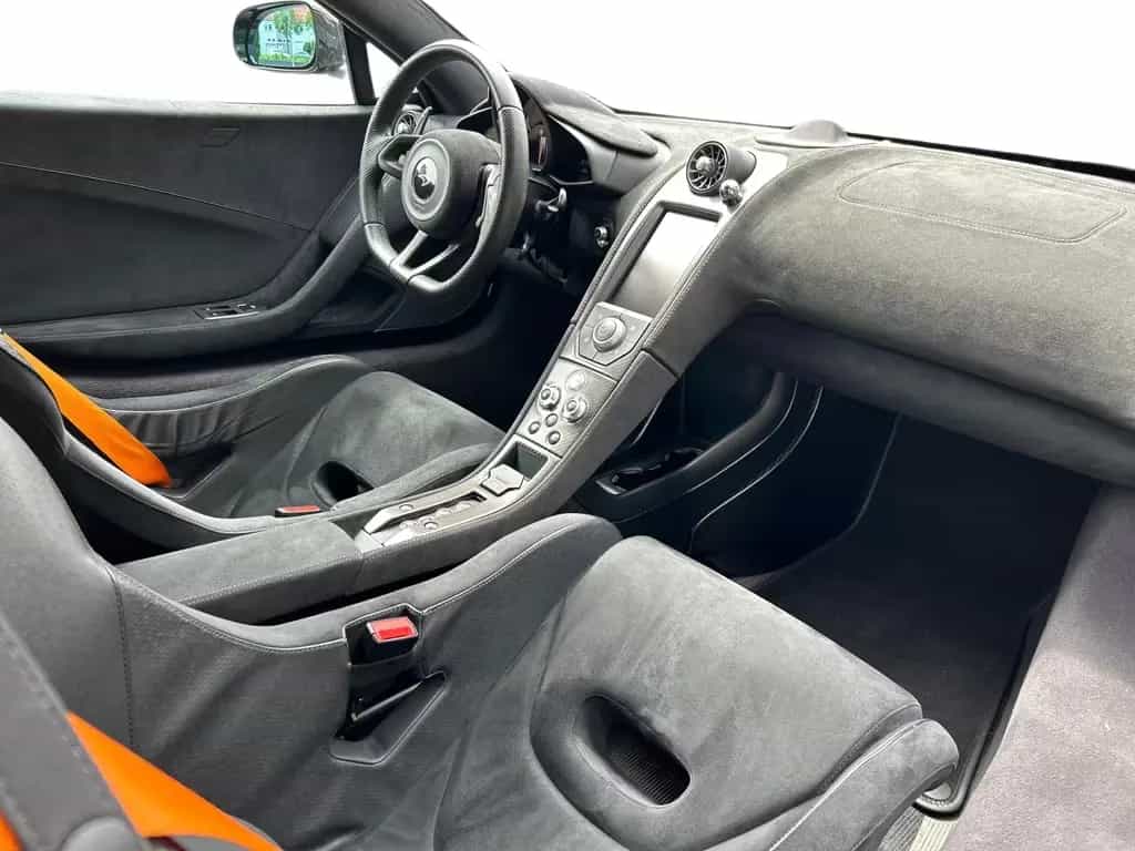 McLaren 675LT *Karbon Exterieur/Interieur Spezial* 05/2016-photo-12