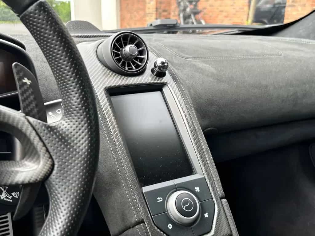 McLaren 675LT *Karbon Exterieur/Interieur Spezial* 05/2016-photo-13