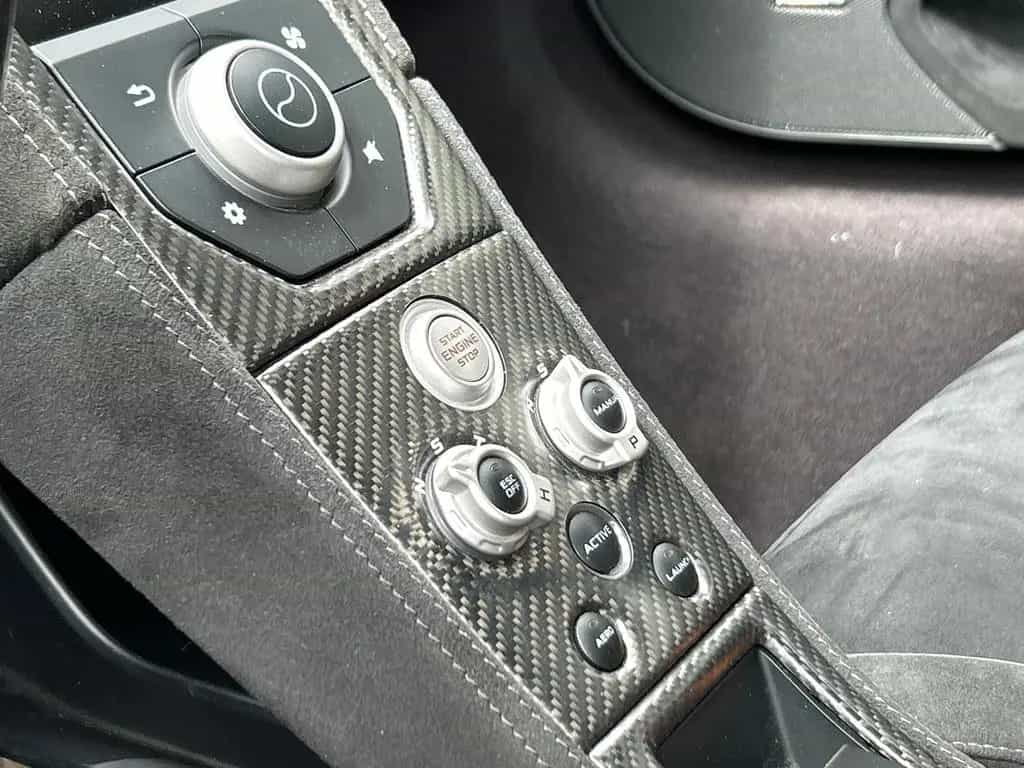 McLaren 675LT *Karbon Exterieur/Interieur Spezial* 05/2016-photo-15