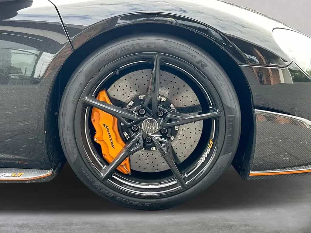 McLaren 675LT *Karbon Exterieur/Interieur Spezial* 05/2016-photo-8