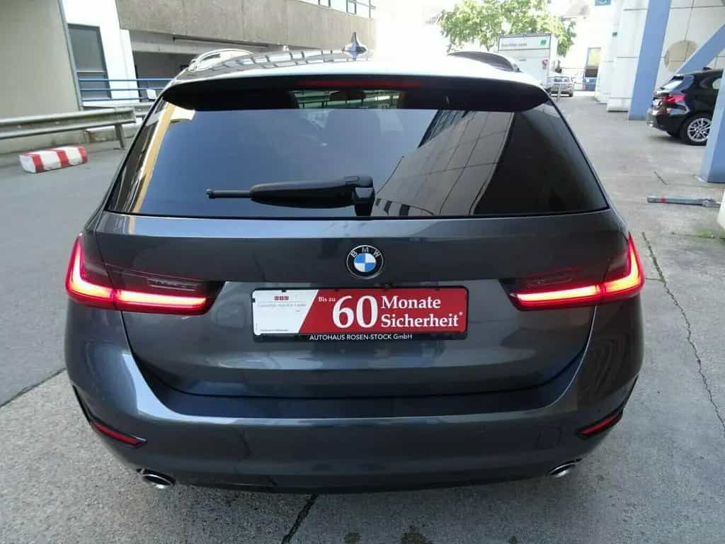 BMW 320 D Sportline Tour,xDrive SAG,AHK,Panorama,ACC 02/2020-photo-13