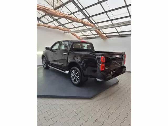 Isuzu D-Max Double Cab 4WD LSE Atm Leder Navi RFK 01/2025-photo-1