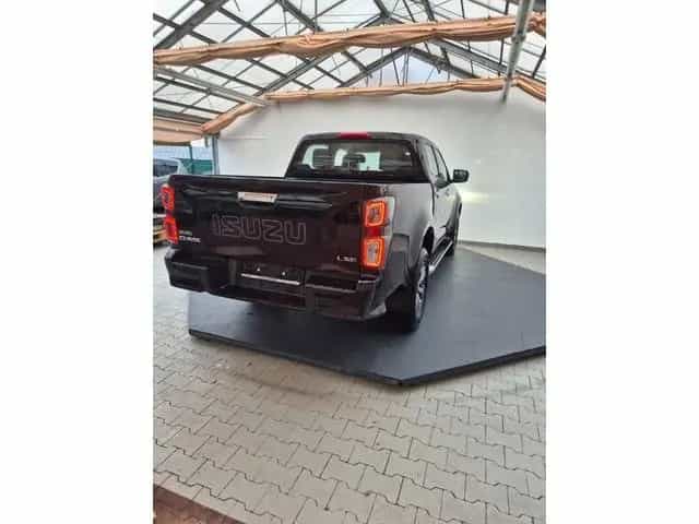 Isuzu D-Max Double Cab 4WD LSE Atm Leder Navi RFK 01/2025-photo-6