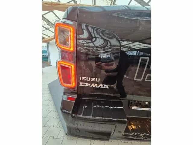 Isuzu D-Max Double Cab 4WD LSE Atm Leder Navi RFK 01/2025-photo-7