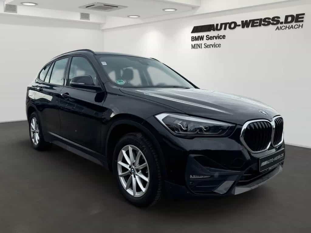 BMW X1 20dxA +NAVI+ACC+LED+APPLE+SHZ+DAB+MFL+BT+AHK+ 04/2022-photo-2