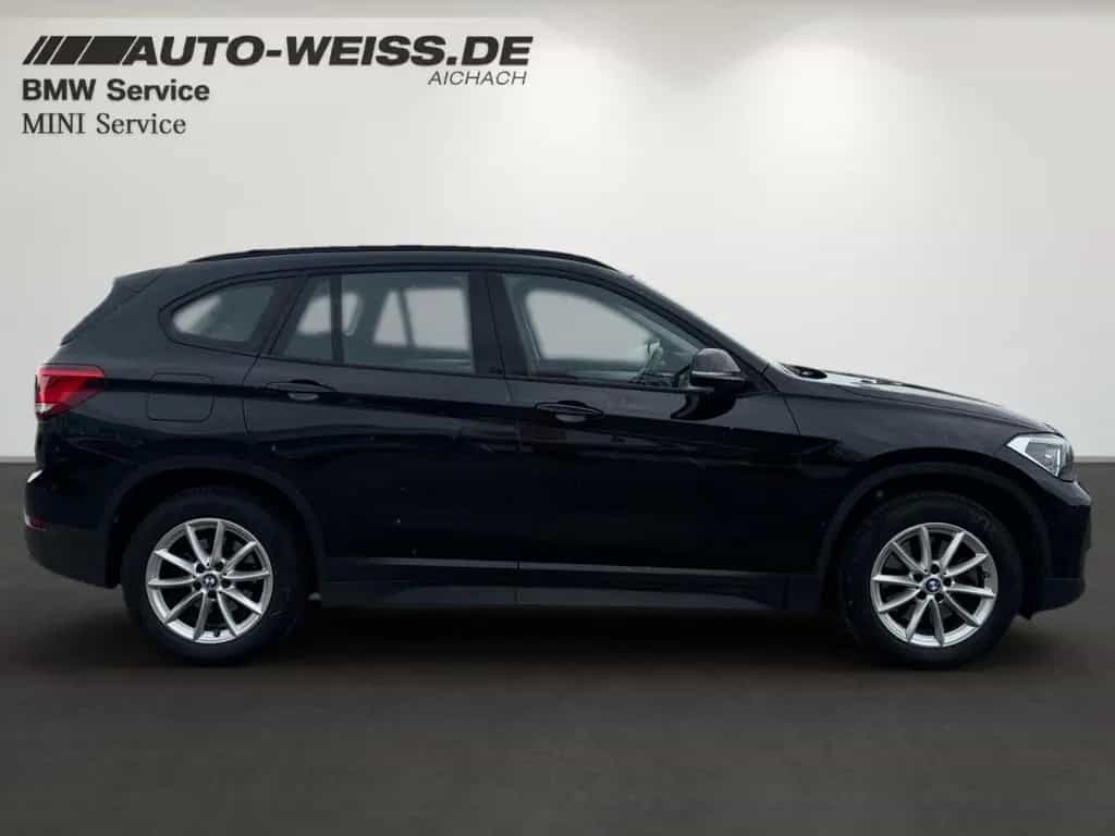 BMW X1 20dxA +NAVI+ACC+LED+APPLE+SHZ+DAB+MFL+BT+AHK+ 04/2022-photo-3