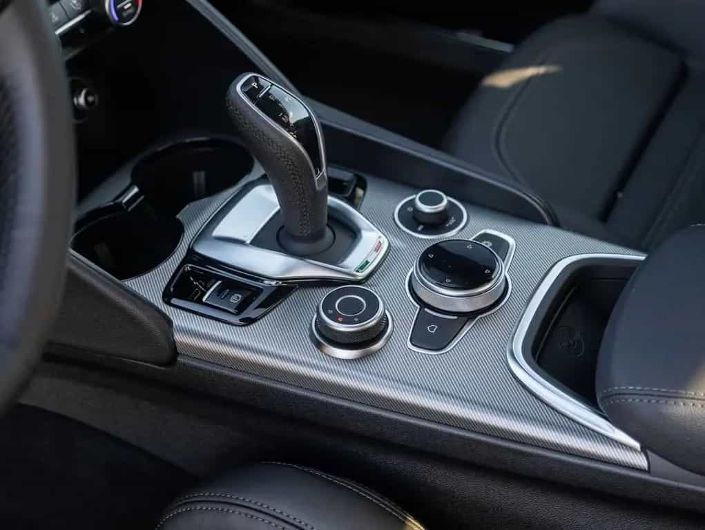 Alfa Romeo Giulia 2.0 Turbo 16V AT8-Q4 Veloce VOLL! 07/2024-photo-11