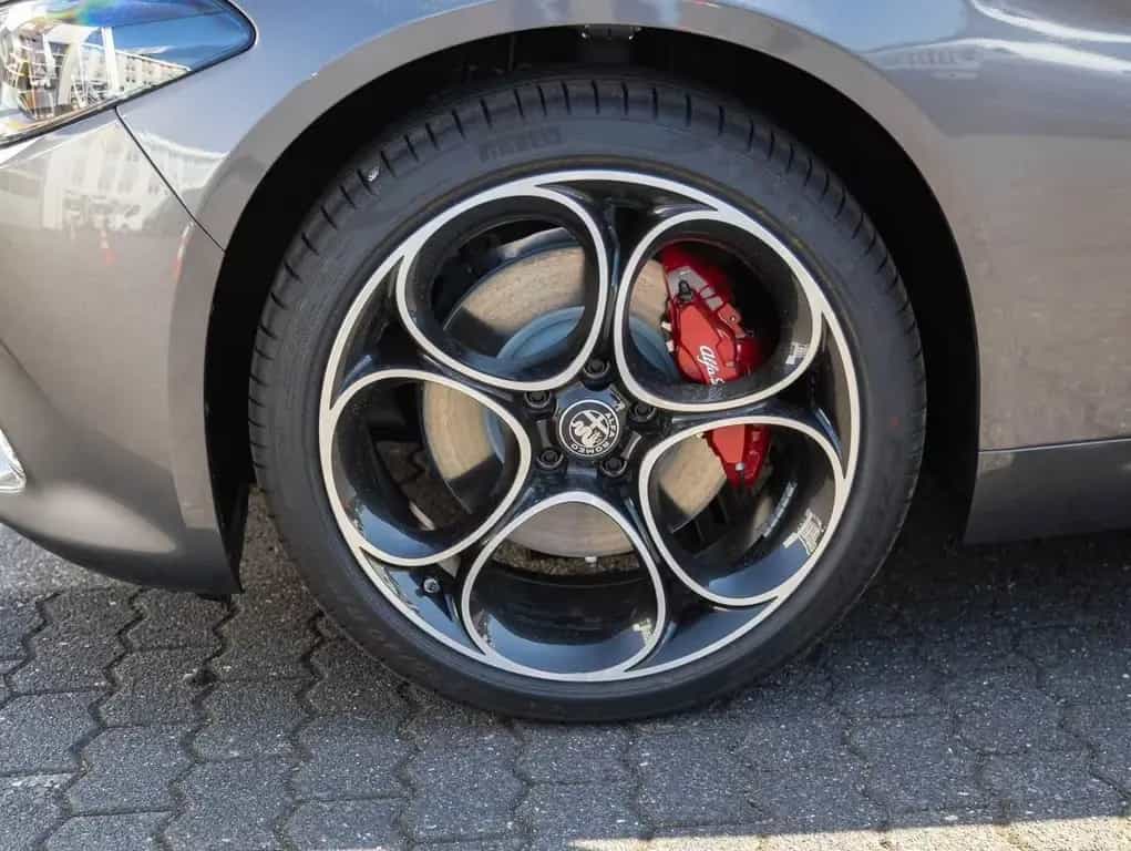 Alfa Romeo Giulia 2.0 Turbo 16V AT8-Q4 Veloce VOLL! 07/2024-photo-4