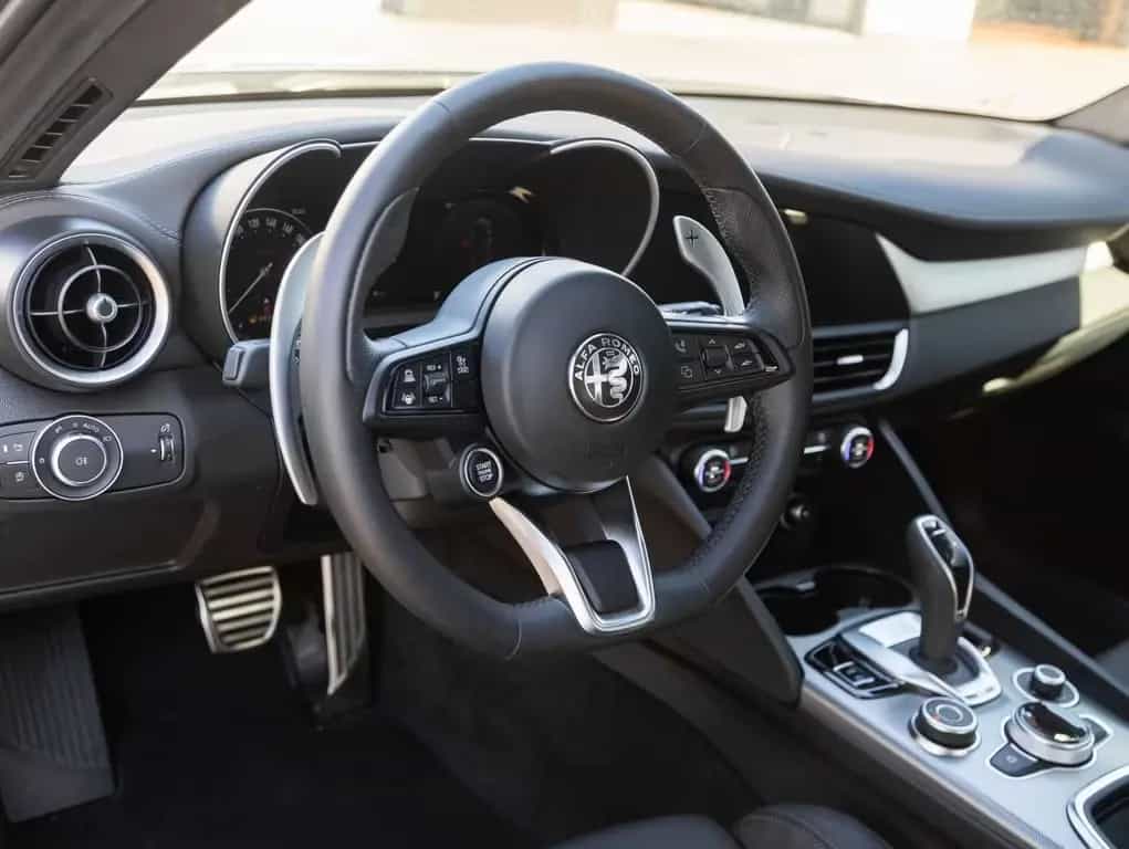 Alfa Romeo Giulia 2.0 Turbo 16V AT8-Q4 Veloce VOLL! 07/2024-photo-6