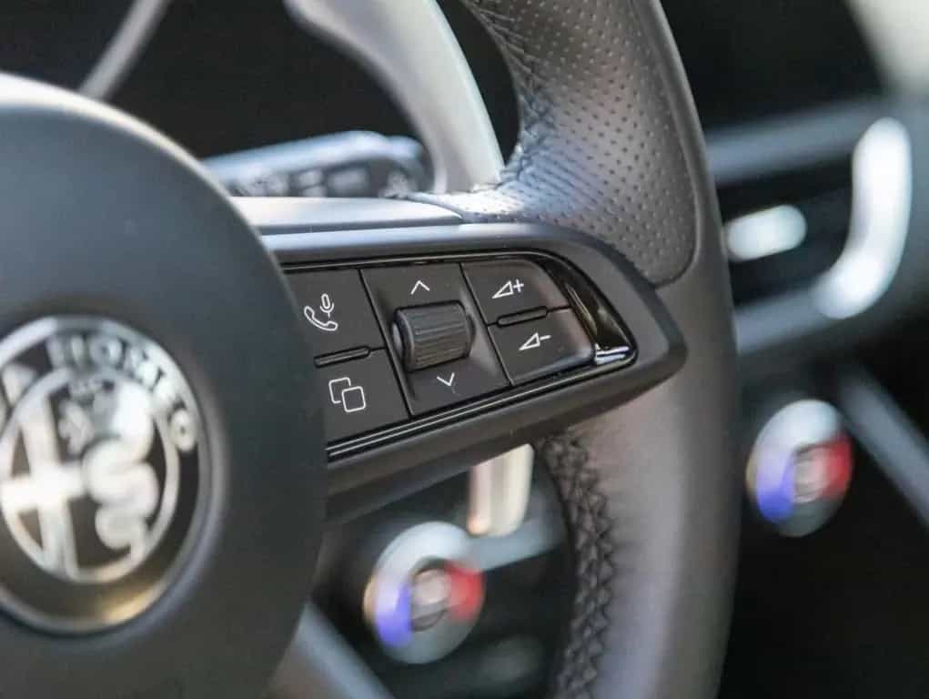 Alfa Romeo Giulia 2.0 Turbo 16V AT8-Q4 Veloce VOLL! 07/2024-photo-7