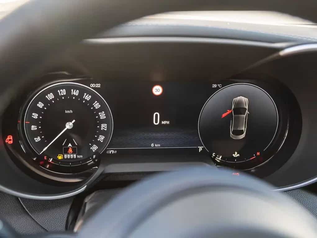 Alfa Romeo Giulia 2.0 Turbo 16V AT8-Q4 Veloce VOLL! 07/2024-photo-9