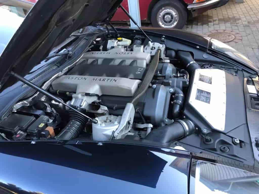 Aston Martin Vanquish V12 4-Seater Change in other Classic cars?! 03/2002-photo-11