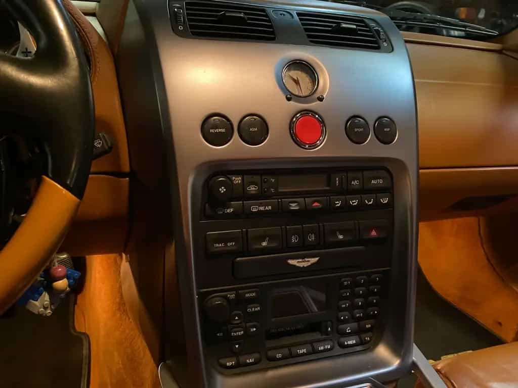 Aston Martin Vanquish V12 4-Seater Change in other Classic cars?! 03/2002-photo-15