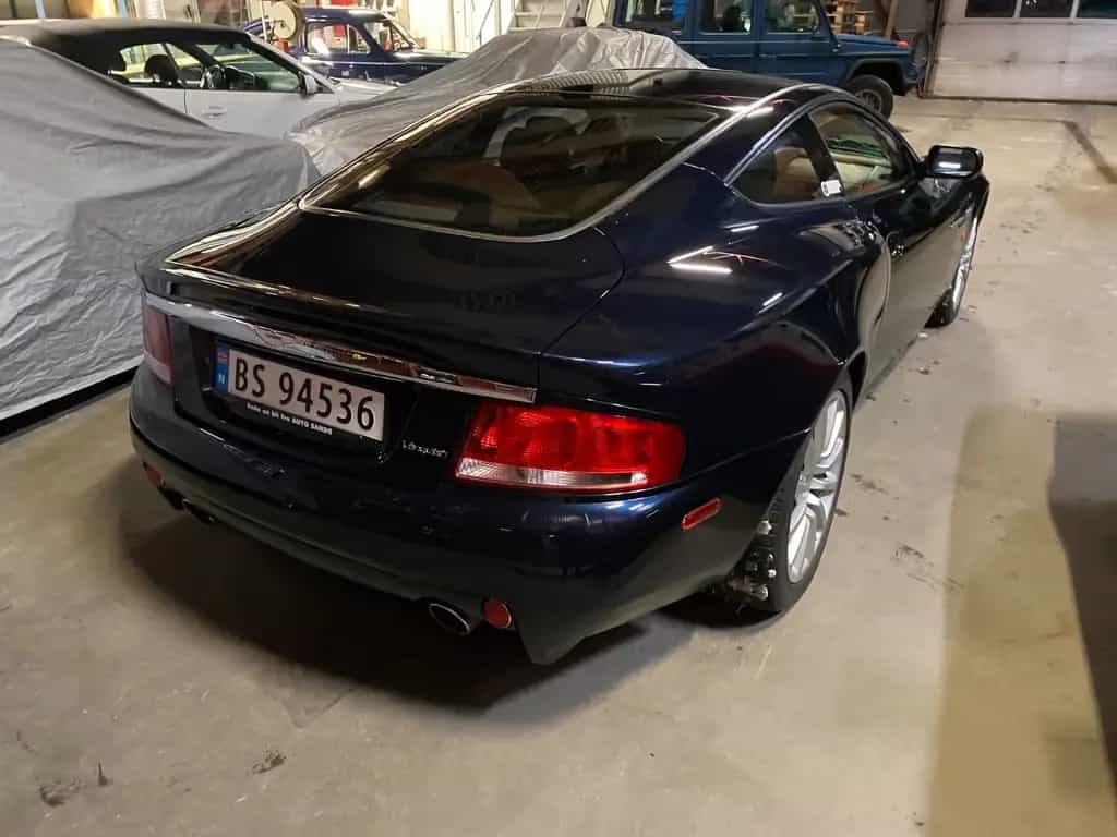 Aston Martin Vanquish V12 4-Seater Change in other Classic cars?! 03/2002-photo-19