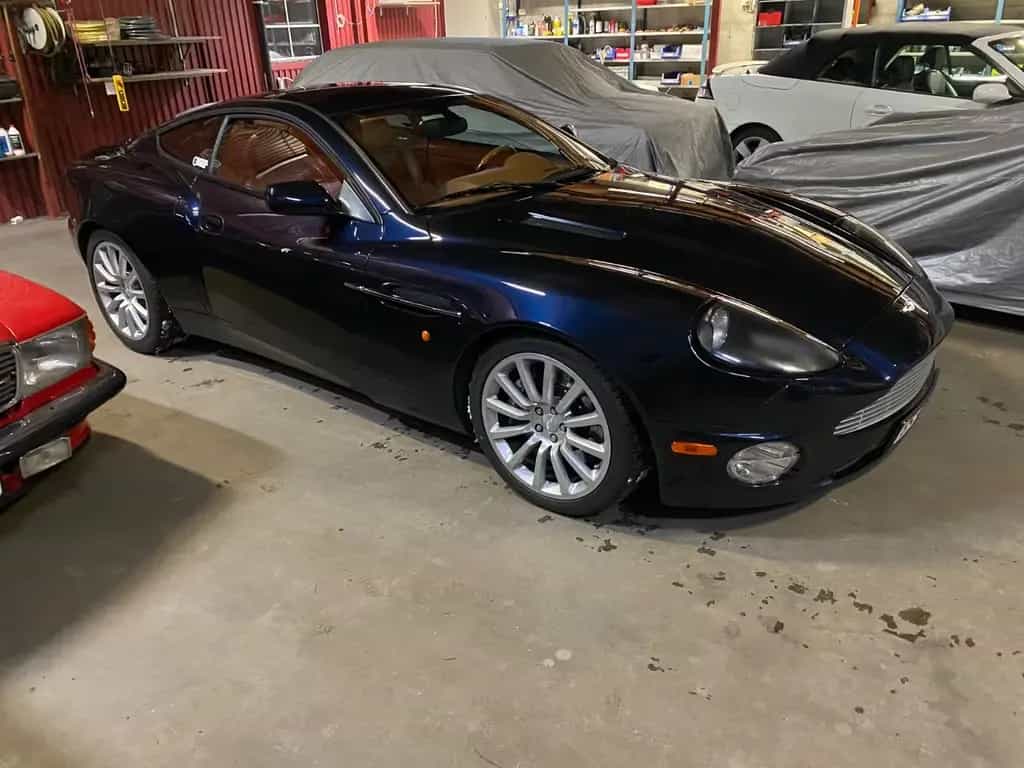 Aston Martin Vanquish V12 4-Seater Change in other Classic cars?! 03/2002-photo-20