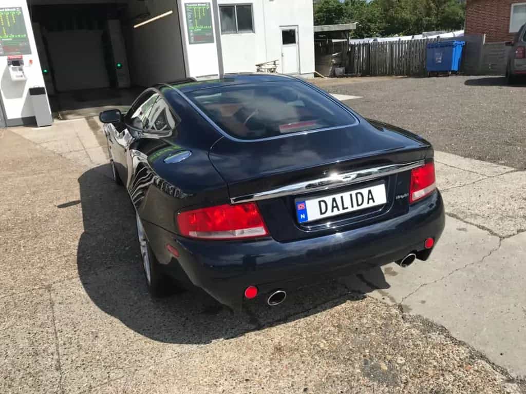 Aston Martin Vanquish V12 4-Seater Change in other Classic cars?! 03/2002-photo-6