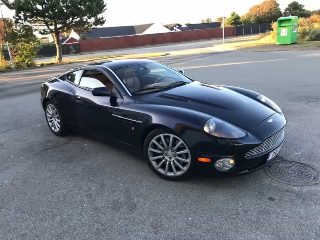 Aston Martin Vanquish V12 4-Seater Change in other Classic cars?! 03/2002-photo-8