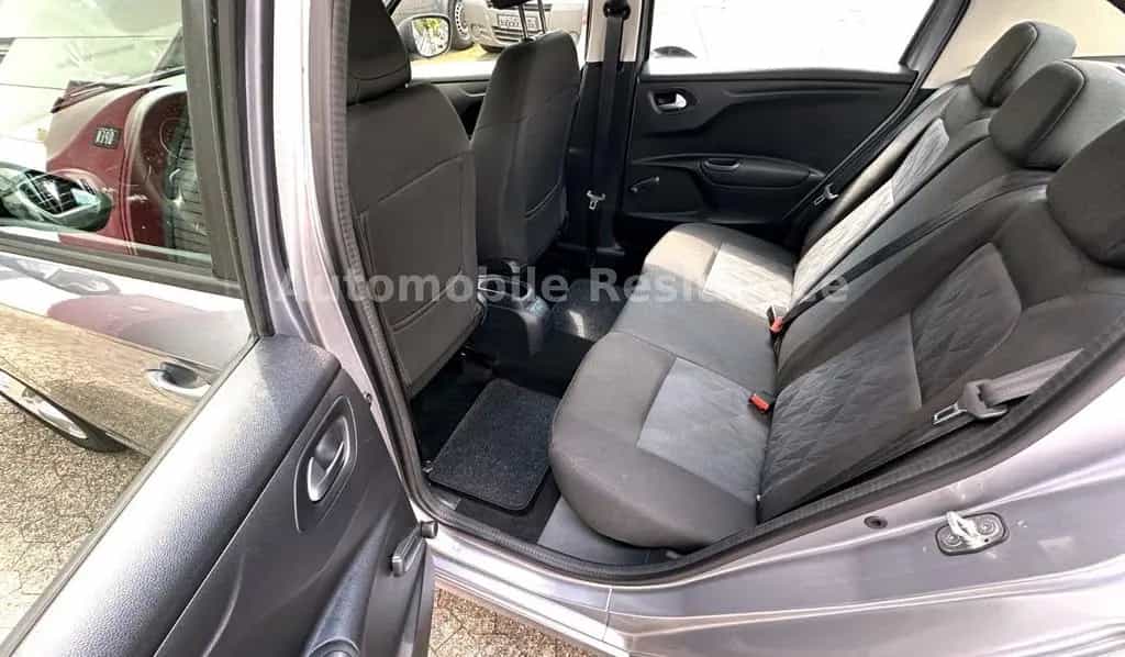 Citroën C-Elysee Selection 1.6 AUT.*SHZ*LMF*LED*TEMP*E-P 06/2018-photo-8
