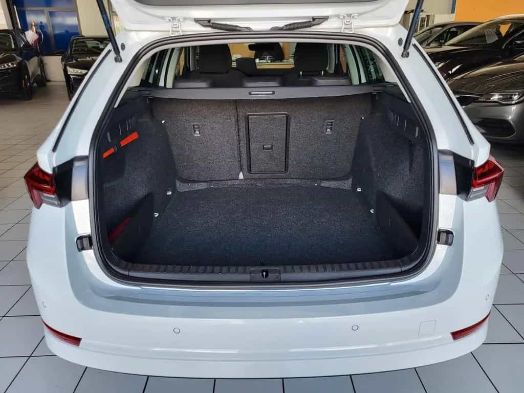 Skoda Octavia Combi Ambition//VIRTUAL TACHO/LED/KLIMA/ 12/2022-photo-21