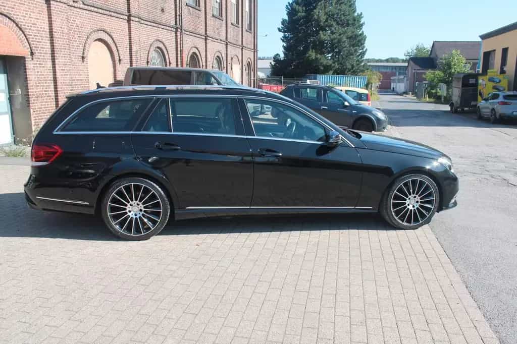 Mercedes-Benz E 350 T BlueTec Avantg.*Aut.*LED*Comand*AHK*19" 04/2016-photo-1