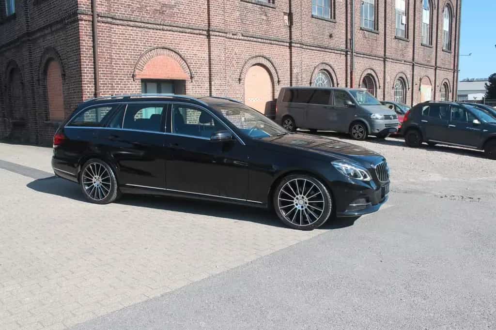 Mercedes-Benz E 350 T BlueTec Avantg.*Aut.*LED*Comand*AHK*19" 04/2016-photo-4